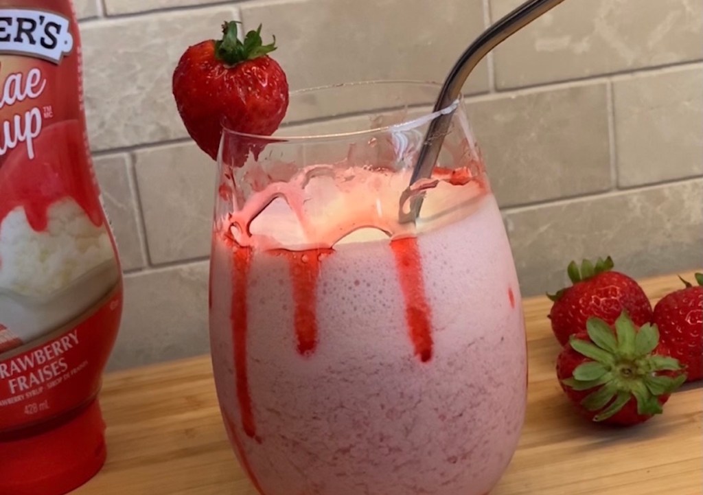 Strawberries and cream&nbsp;frappé